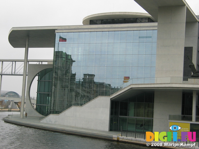 25100 Reflection of German flags on Reichstag buildings